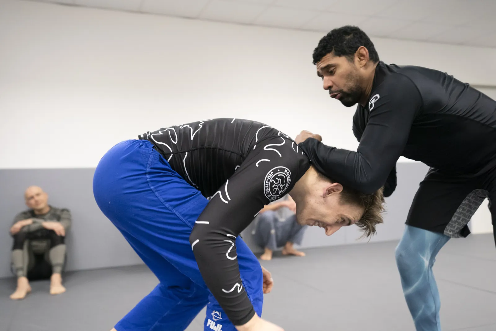 NoGi-Training im BJJ DOJO Berlin: Kopfkontrolle und Handfight im Stand. Foto: Photo Blackbelt.