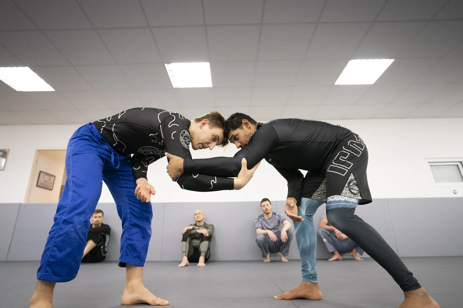 NoGi-Grappling im BJJ DOJO Berlin: Handfight im Stand. Foto: Photo Blackbelt.